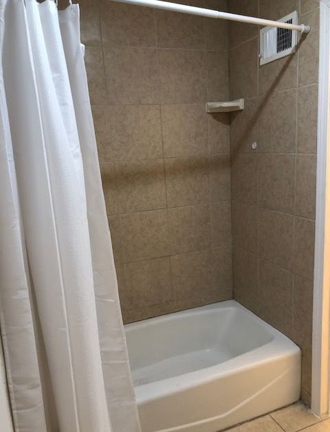 Bathroom Before - Cramped retro fixtures
